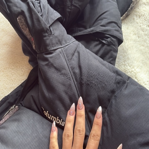 Columbia Puffer Jacket with Faux Fur Hood | Black | Size S | Winter Coat - Picture 10 of 10